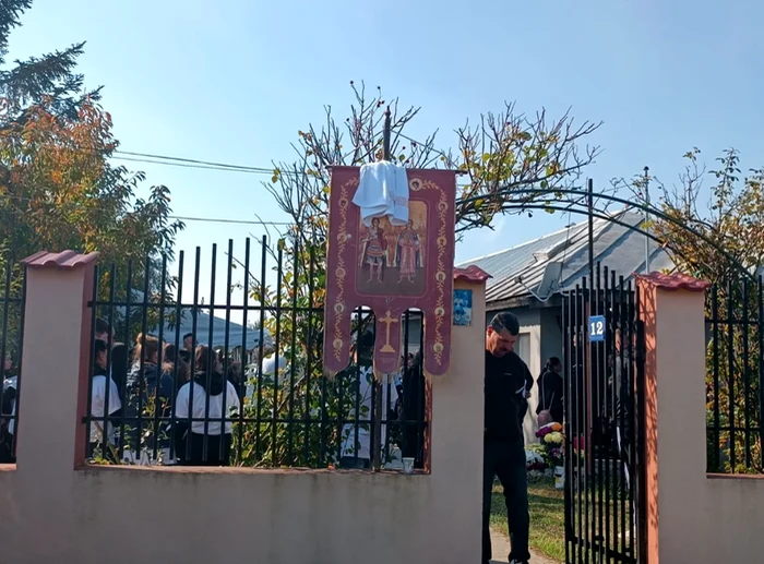 Imaginile durerii de la înmormântarea Mirelei, tânăra gravidă care a murit în Rahova. Gest înduioșător al apropiaților!
