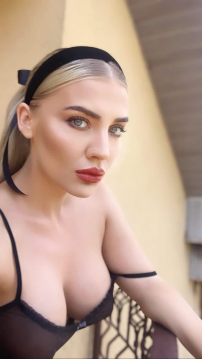 Surpriză la Kanal D România: vedeta postului a anunțat că este însărcinată. Cine e tatăl copilului