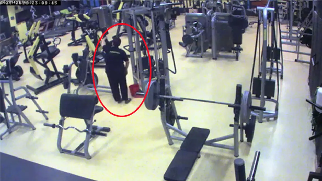 Atractie irezistibila! Uite ce face o ardeleanca trecuta de 60 de ani! Intra in sala de fitness si...