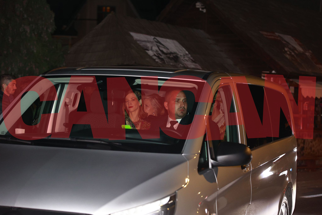 Parada ținutelor inedite! Invitații lui Musk ”fierb”! Începe mega-party-ul la Castelul Bran