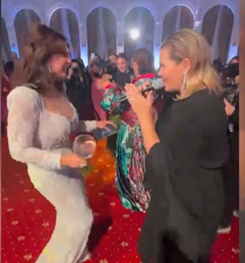 Gina Pistol a cântat la nunta Monicăi Bîrlădeanu cu Valeriu Gheorghiță! Așa n-ai mai văzut-o pe prezentatoarea MasterChef, de la PRO TV