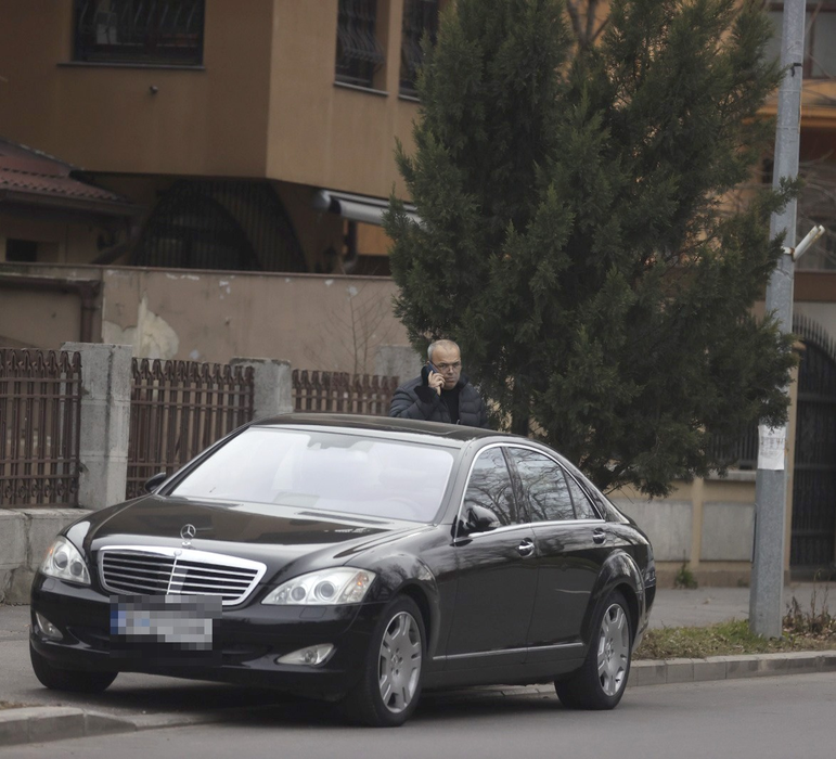 Bogdan, fiul lui Alexandru Arșinel, pleacă de la locuința actorului