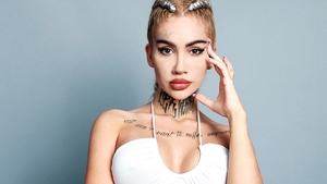 Bia Khalifa s-a cuplat cu un artist internaţional celebru! Imaginile care au făcut înconjurul internetului: "Nu mai pleacă din România"