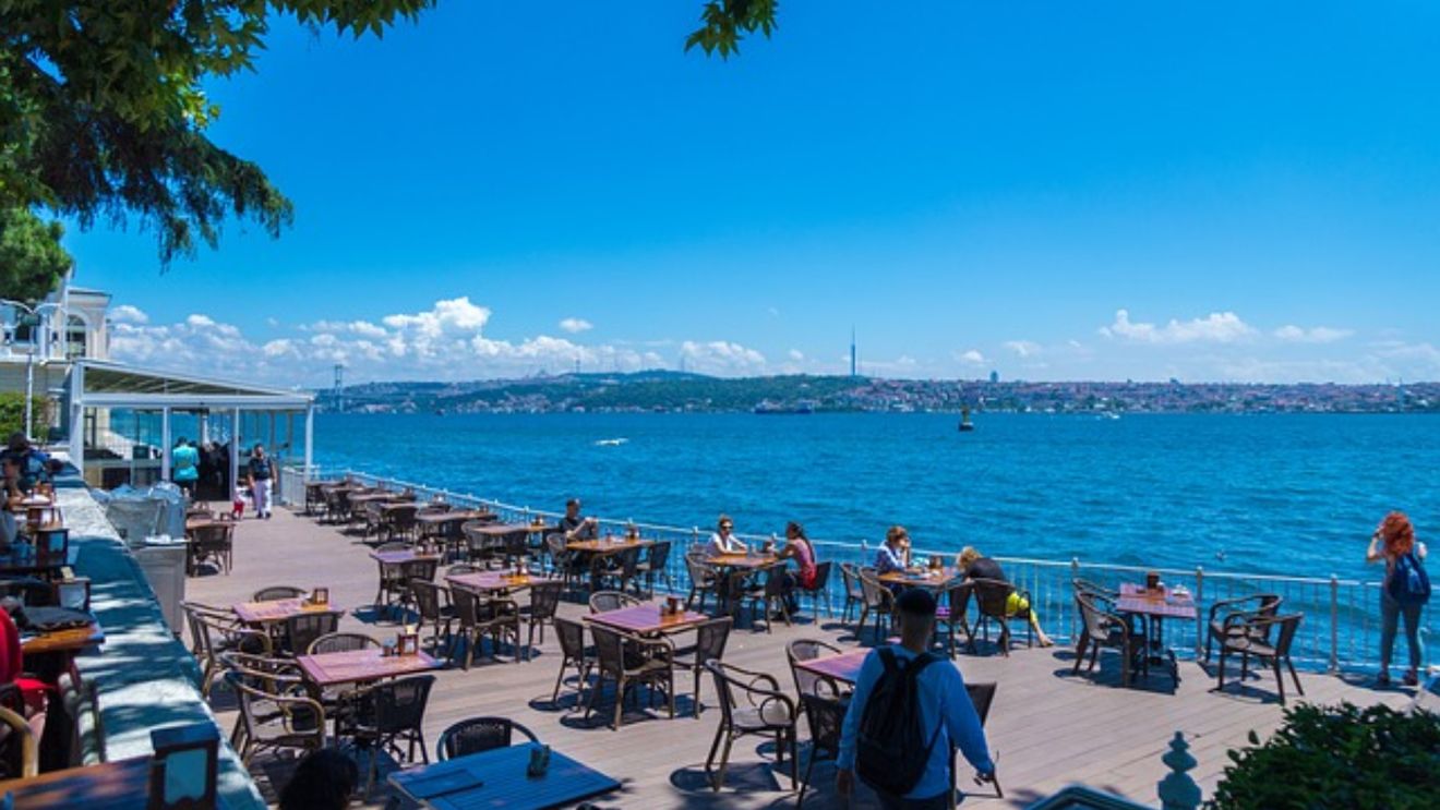 De necrezut! Suma ireală plătită de o româncă pentru un mic dejun în Turcia