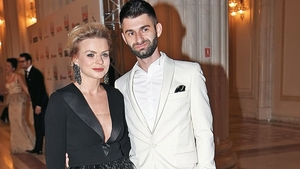 Iubita lui PAUL IPATE a încins imaginaţia bărbaţilor! JOJO a apărut la plajă... topless!