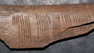 A DECODAT un mesaj al vikingilor vechi de 900 de ani si nu i-a venit sa creada ce a descoperit! Ce scria pe aceasta tableta