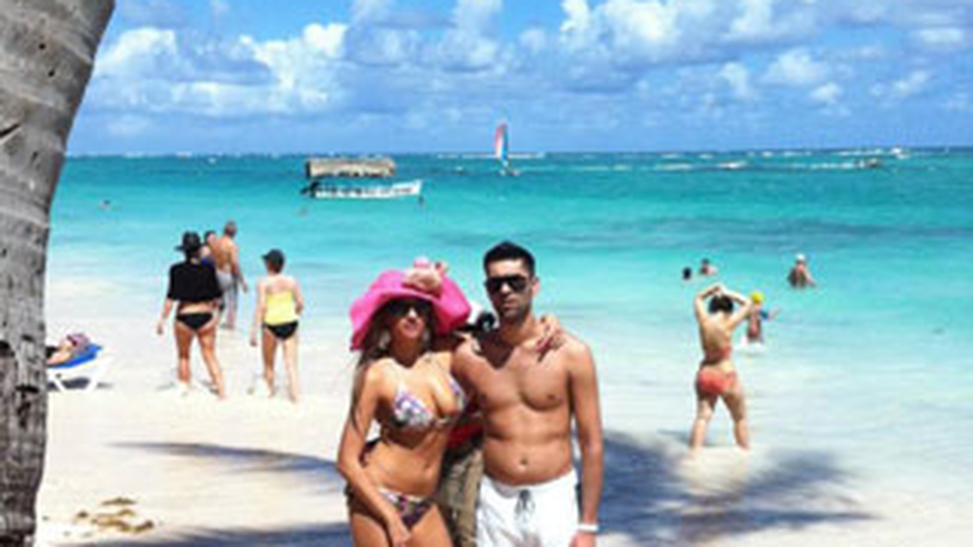 Uite cat de sexy e Sanziana Buruiana la plaja in Republica Dominicana!