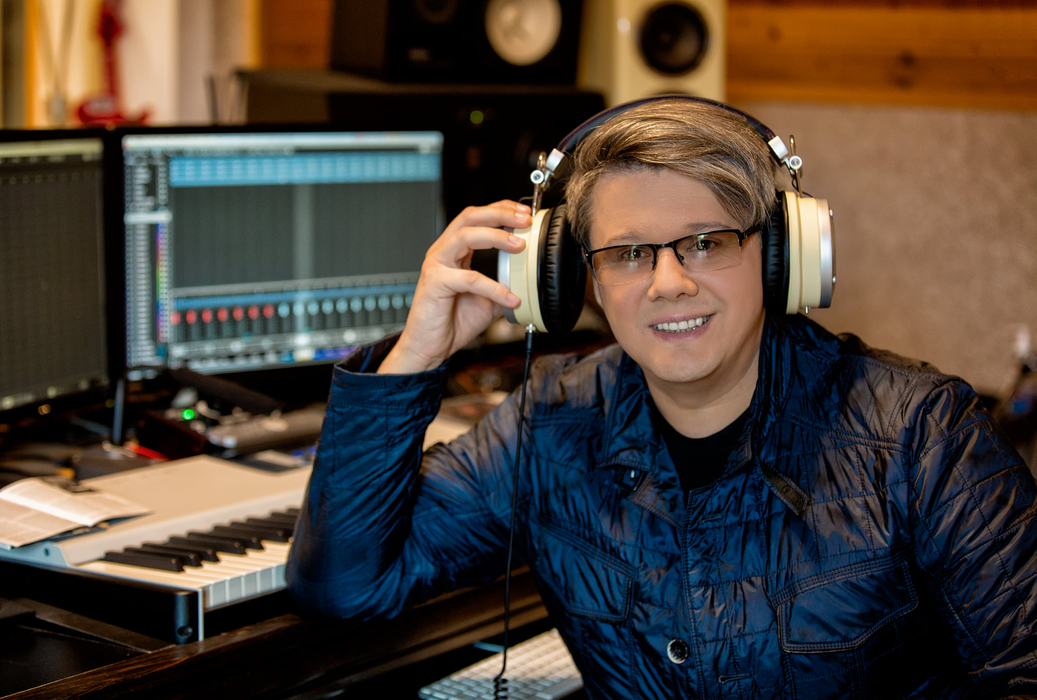 Fuego se apucă de radio, în fiecare zi, la Național FM!