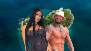 Am găsit-o pe Kennya, dominatoarea lui Narcis. Nattasha l-a dat de gol din prima: ”Avem o prietenă comună”