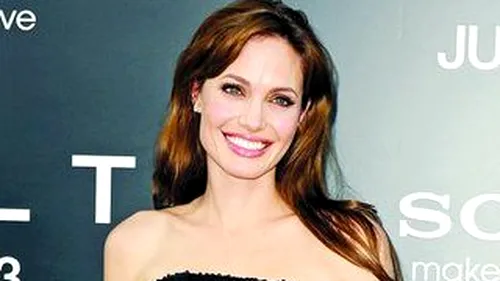 Angelina Jolie a avut patru iubiti secreti
