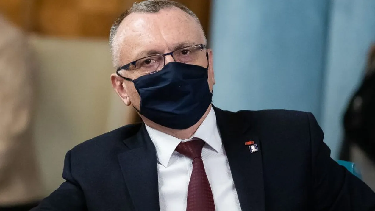 Se trece, din nou, la învățământul online? Ministru Educației: Școlile, închise ultimele. Rata de infectare a elevilor care învață online e mai mare decât a celor care merg la școală