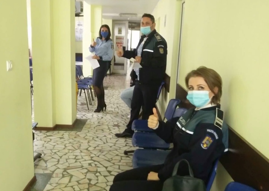 Gest emoționant al polițiștilor din Argeș. Au donat sânge pentru colegele lor, diagnosticate cu o boală cruntă