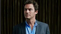 Divorț răsunător în showbiz-ul internațional! Actorul Dominic West divorțează, după ce a fost surprins sărutându-se cu o colegă mult mai tânără