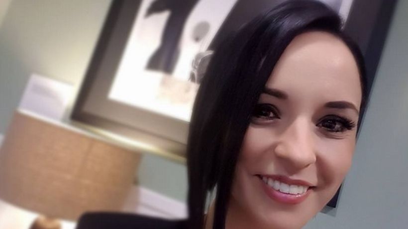 Andreea Marin, cadou de 60.000 de euro de Florii! „Culoarea roşie ca focul se potriveşte cu personalitatea şi energia mea”