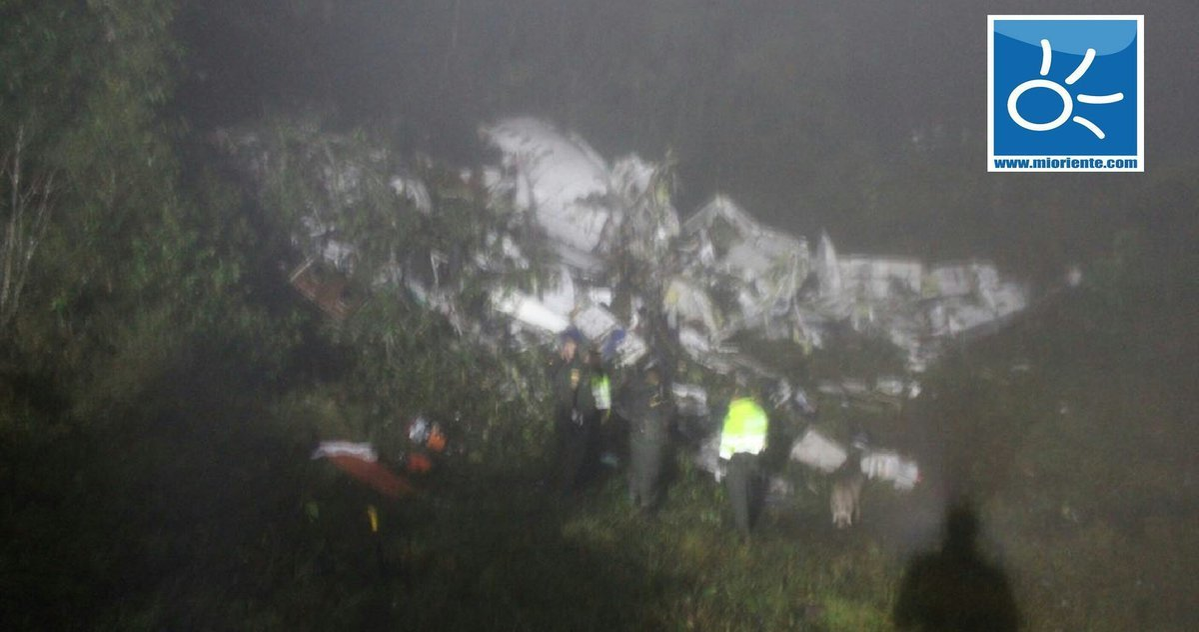 Un avion cu o echipă de fotbal s-a prăbuşit!