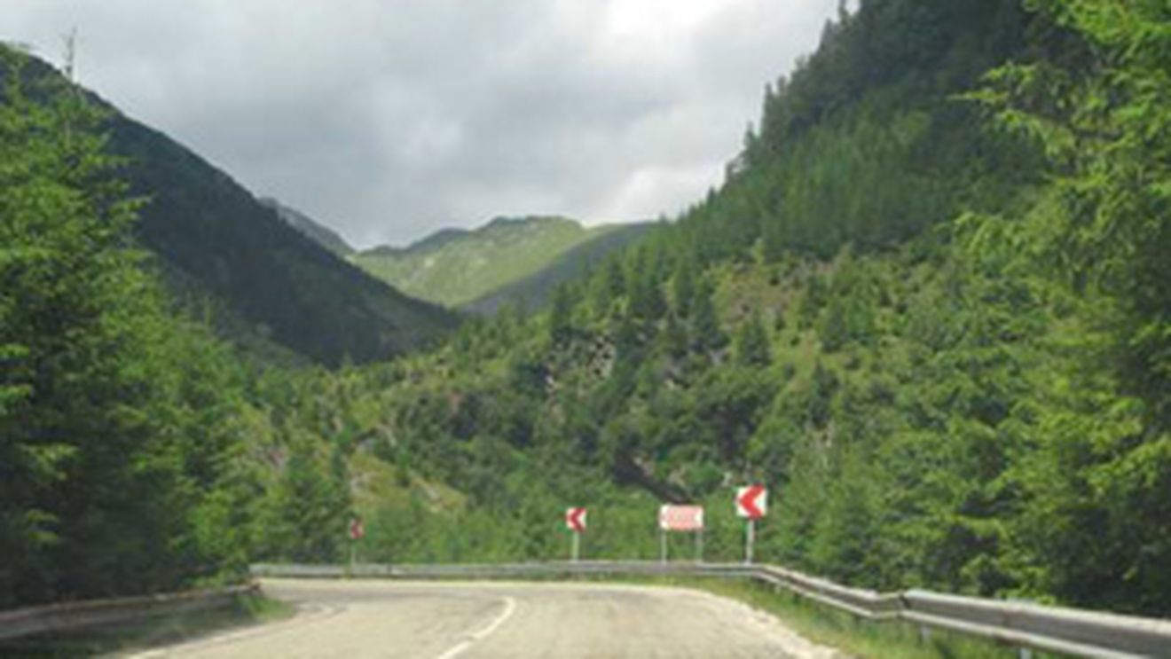 Traficul pe Transfagarasan va fi inchis, marti, pentru detonarea unor stanci de pe versanti!