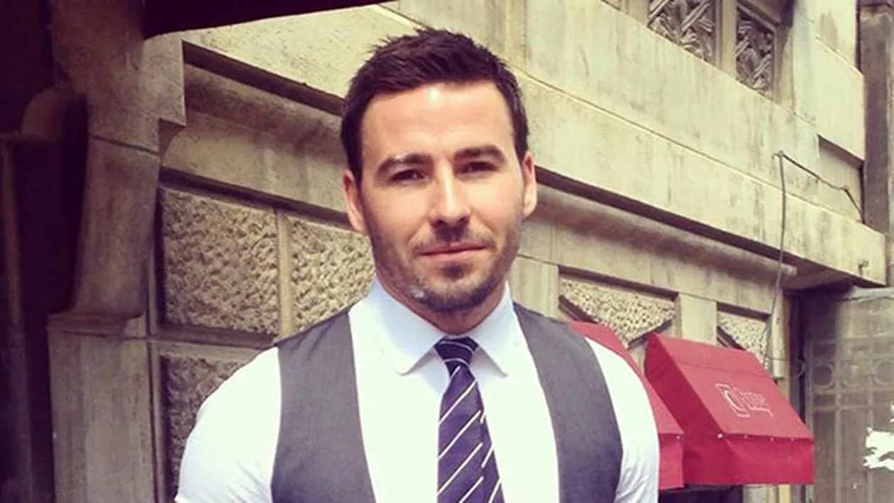 Totul despre noua iubita a lui Cristea! A scris doua carti, are doua facultati, dar l-a cucerit in chiloti!