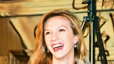 Adela Popescu danseaza singura si trista pe strazi! Afla cine semneaza coregrafia artistei