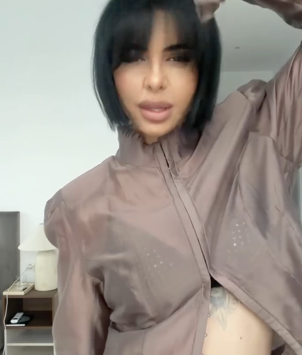 Andreea Popescu, o nouă schimbare de look! Fanii au crezut că nu văd bine