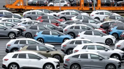 VIDEO Mașini declarate daună totală, revândute ca noi: anchetă europeană cu legături în România