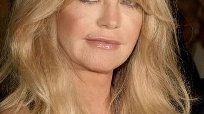 Una dintre cele mai frumoase actriţe este un dezastru. Mama superbei Kate Hudson, Goldie Hawn, a ajuns înfricoşătoare!