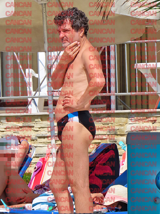 Nicușor Dan a ajuns lângă piscină