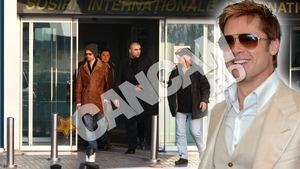 Imagini absolut fabuloase! Brad Pitt a venit, in sfarsit, in Romania! E fara Angelina?