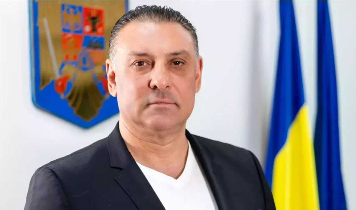 Cum arată conacul lui Nicolae Păun, liderul romilor. Cere taxe mai mici, dar trăiește pe picior mare