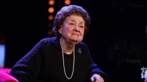 Actorii au omagiat-o pe Tamara Buciuceanu, la Bulandra: ”Oamenii plecau cu lacrimi în ochi”