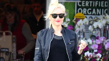 Gwen Stefani si-a tras colanti cu vedere la posterior