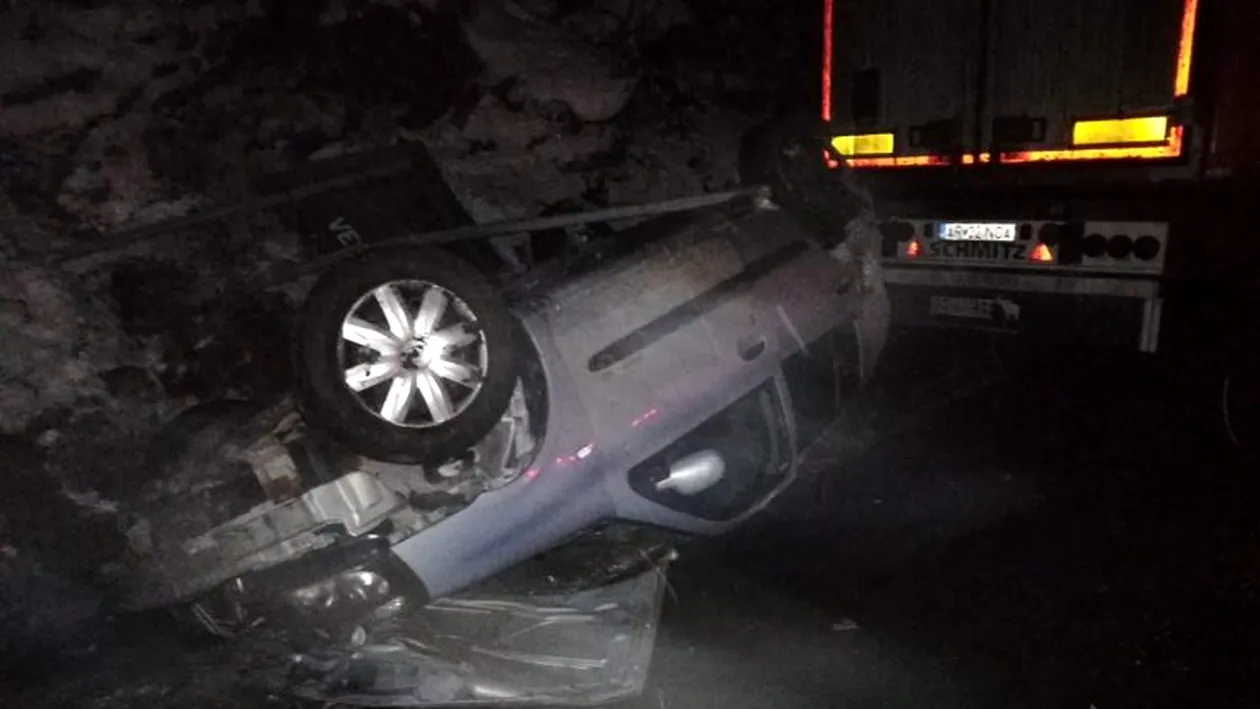 Accident teribil în Sibiu între 2 TIR-uri şi 2 mașini. Doi oameni au fost răniţi, iar traficul e blocat