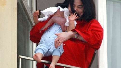 Cum arată fiul lui Michael Jackson la 22 de ani. Imagini RARE cu ”Blanket”, mezinul artistului. FOTO
