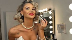 Ramona Olaru, îndrăgostită peste măsură de un bărbat misterios. Colegii de la Antena 1 au dat-o de gol la TV