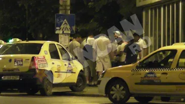 VIDEO Pelicanii se distreaza la barbut! Asa isi petrec noaptea taximetristii din Ilfov, in plina strada