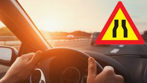 Semnul de circulație din cauza căruia mulți șoferi români sunt amendați cu 435 de lei, potrivit noului Cod Rutier. Ce înseamnă, de fapt