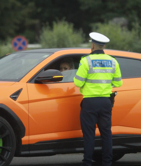 Loredana Chivu, oprită de Poliția Rutieră pentru un control de rutină