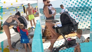 Vedeta Antenei, în costum de baie la nici o lună după ce a născut + și-a scos bebelușa la plajă