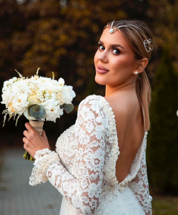 Emily Burghelea a avut logodna la biserică, de curând