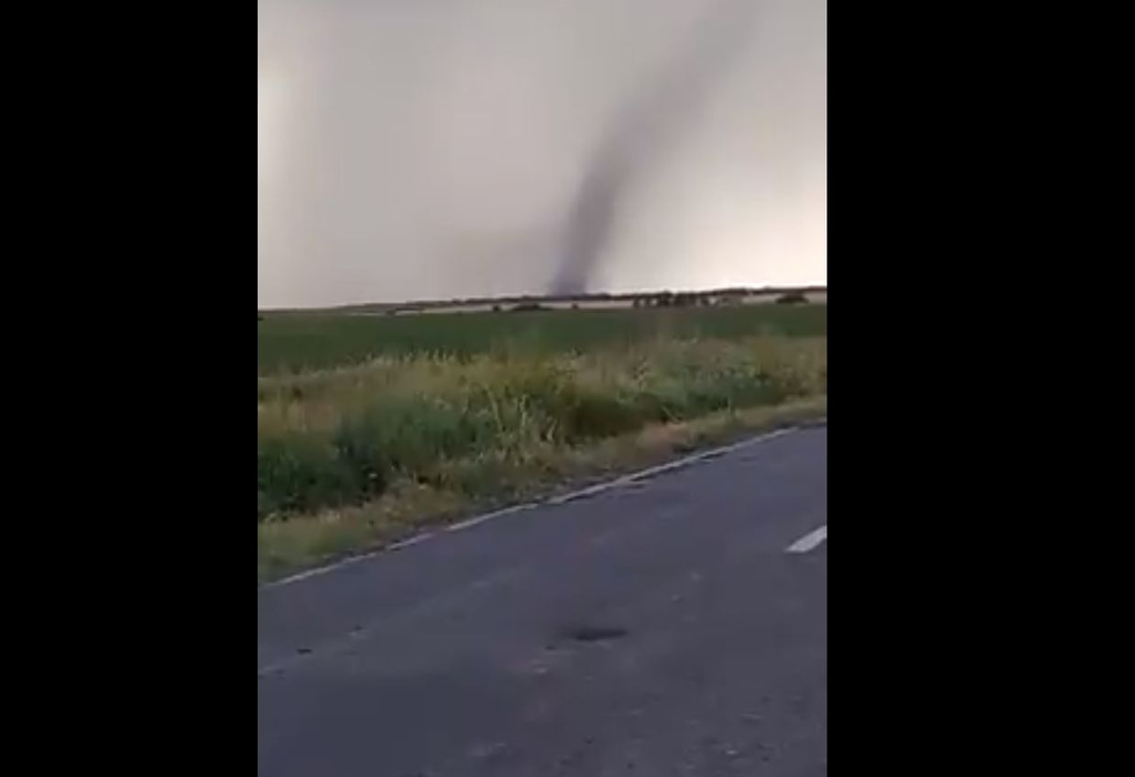 O tornadă a băgat panică în locuitorii din Galați: „Doar în filme mai vezi așa ceva!”
