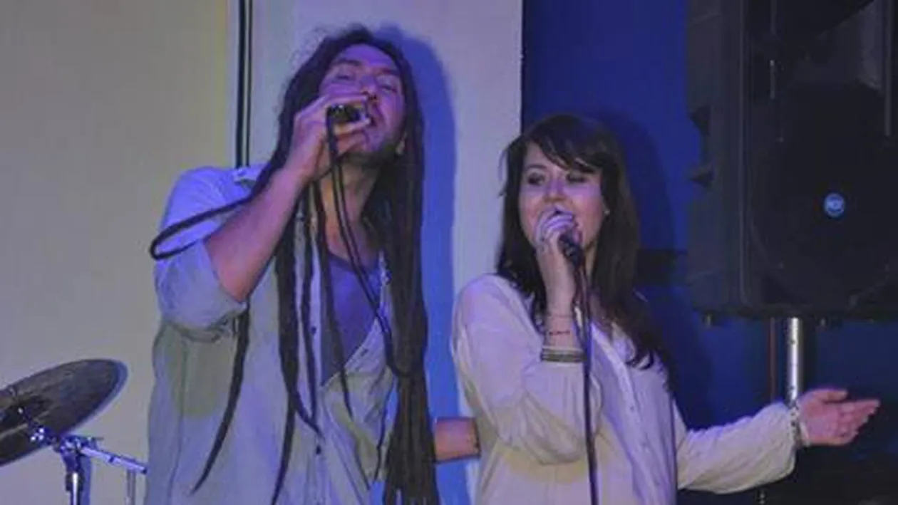 BOGDAN NEGROIU, de la EL NEGRO, concurează cu iubita sa, la Vocea României! Fiecare a reuşit să întoarcă scaune