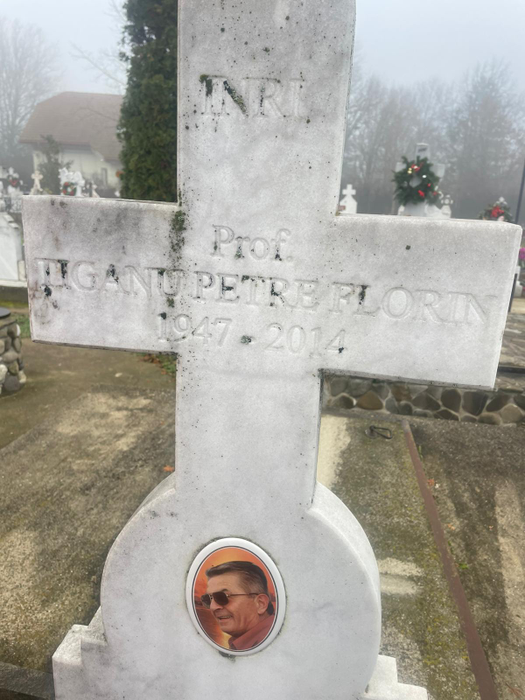 Ce a apărut la căpătâiul Marilenei, mama Mihaelei Rădulescu? Imagini tulburătoare de la priveghi