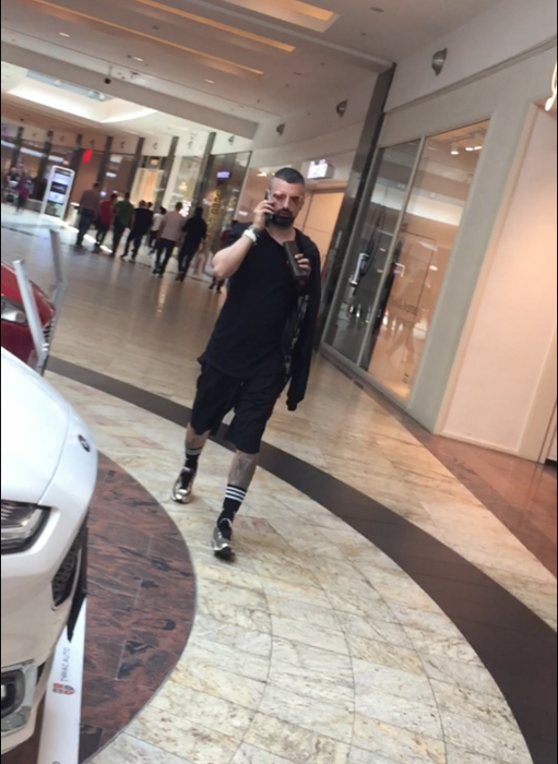 Denis Radu a explorat şi de unul singur mall-ul