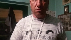 VIDEO. Doi poliţişti din Coşoveni, Dolj, acuzaţi că i-au rupt mâna unui bărbat care și-ar fi bătut soția
