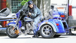 Pele traieste pe cai mari! Balint si-a tras Harley albastru-perlat de 30.000$