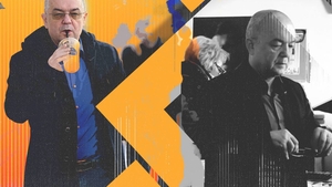 Imagini senzaţionale cu Emil Boc în timp ce a tras "chiulul" de la primărie! Cine este femeia care i-a ţinut companie în pauza de masă