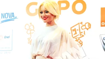 Laura Cosoi, cea mai spectaculoasa aparitie la premiile GOPO! Vezi aici cu ce rochie a reusit sa impresioneze!