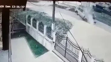 Grav accident de circulație surprins de camerele de luat vederi în Vâlcea. Doi șoferi au murit impactului violent