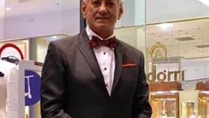 Gheorghe Zamfir, imbracat de Adina Buzatu pentru concertele Andrea Bocelli