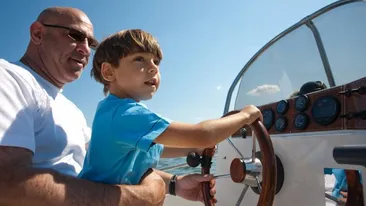 Il vezi tot timpul la televizor dar nu ti-ai fi inchipuit ca face si asta! In ce postura a fost fotografiat Niels Schnecker