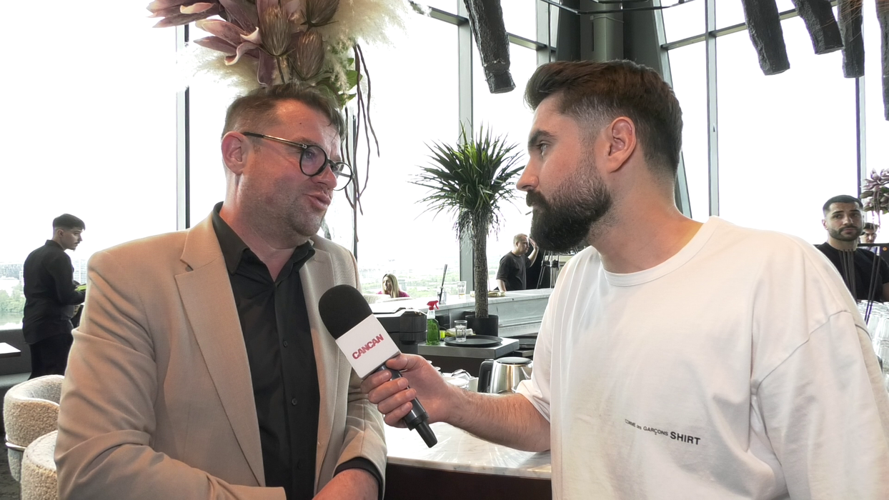 Andrei Duban: "Eu sunt școala veche, pe vremea mea toți aveau Dacii. Dacă n-aveai glumele la tine, nu prea pupai fete. Acolo era provocarea mare!" (Foto: captură video)